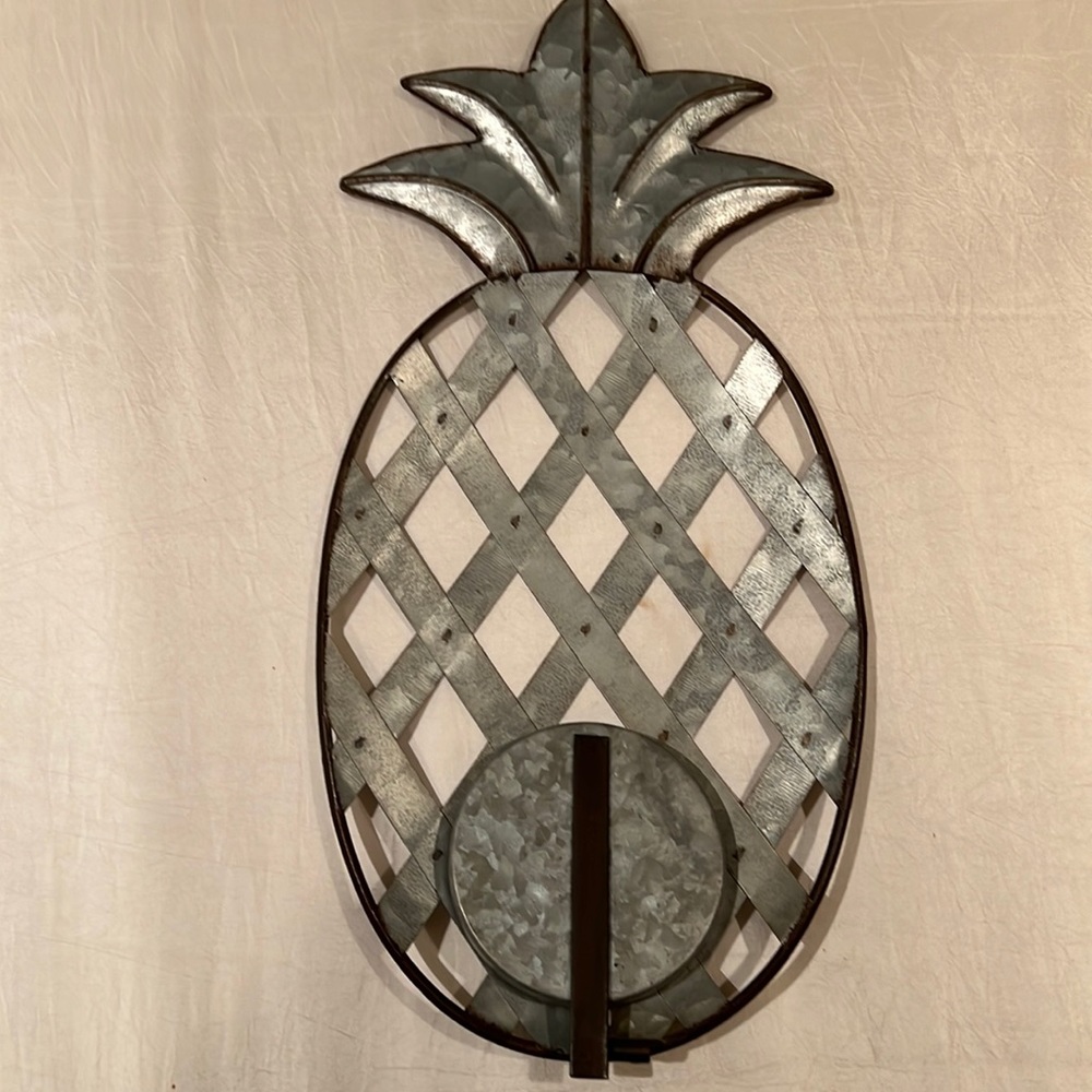 Pineapple candle holder
